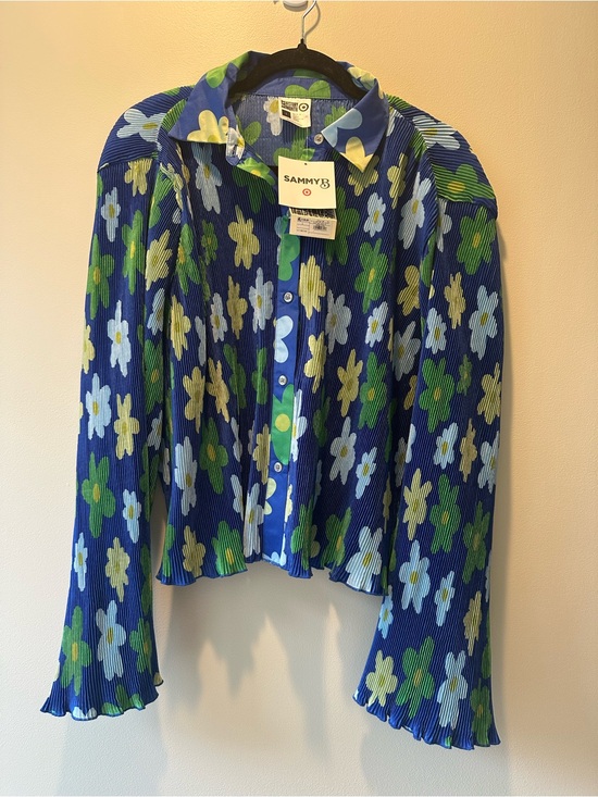 Sammy B. Tops - NWT SAMMY B Floral Pleated Button-Up Shirt size L— Blue, Green, Yellow